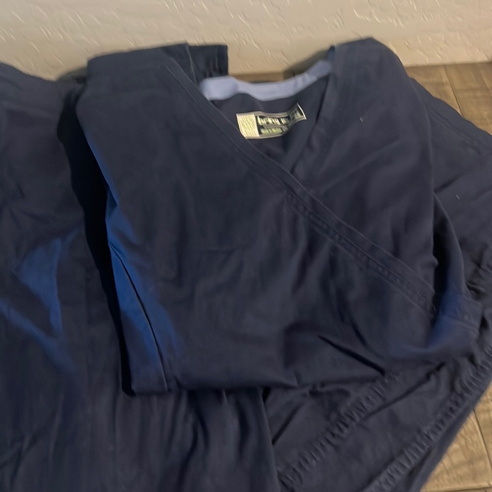 Navy blue scrubs top size 2xl bottom size xl